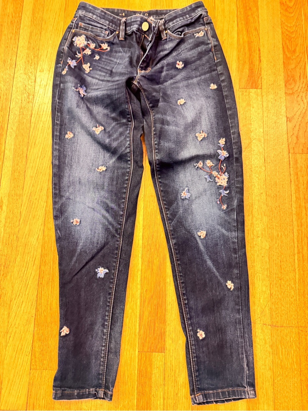 White House Black Market Embroidered Dark Blue Women's Jeans